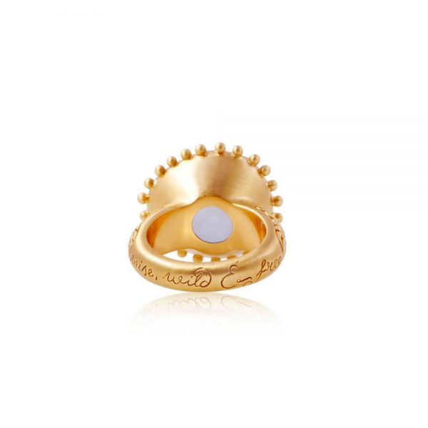 Ring with engraving of the words Wise Wild Free - Ananda Soul at byTrampenau